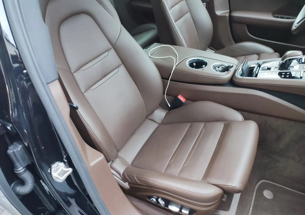 Porsche Panamera cena 396060 przebieg: 51000, rok produkcji 2019 z Piława Górna małe 596